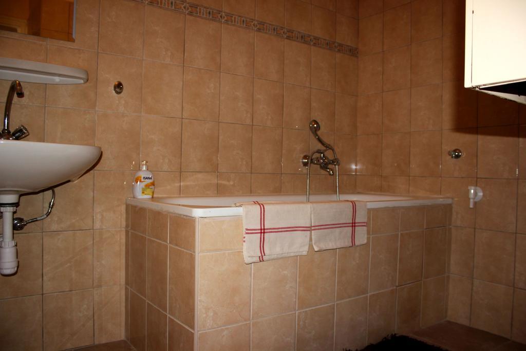 Veva Apartman - Eger Maganszallashely 外观 照片